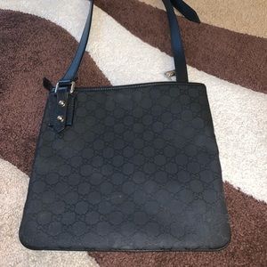 Gucci crossbody (authentic)